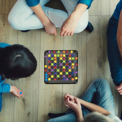 Jeu-de-société-joueurs