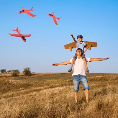 jouet-avion-rouge